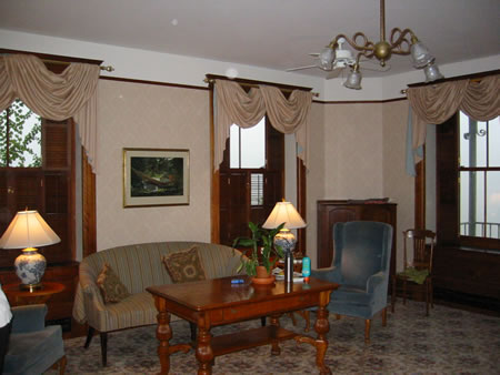 Click to display next picture