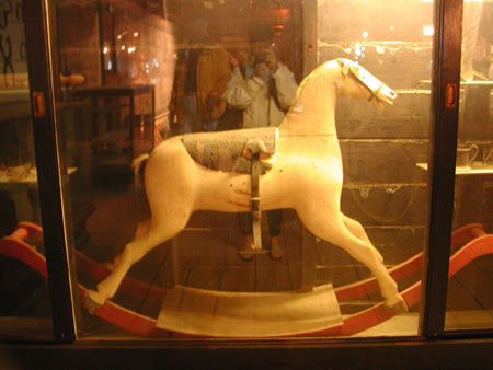 Click to display next picture